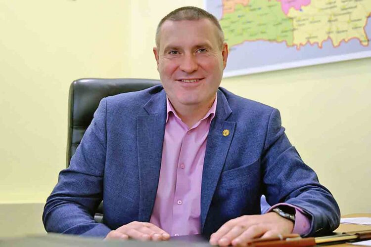 Помощь селу в горячую пору: механизированные отряды холдинга «Агромашсервис» и ведомств усиливают уборочную компанию в Могилевской области