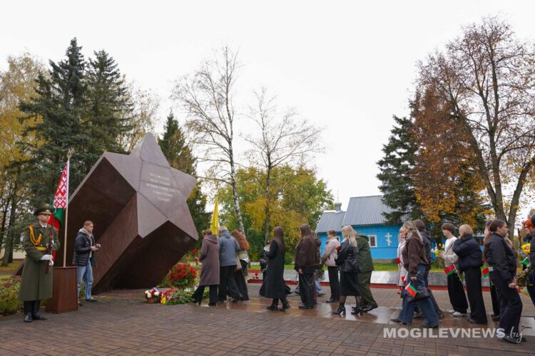 В Ленино почтили память героев: 83‑я годовщина битвы и церемония перезахоронения советских воинов